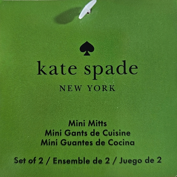 Kate Spade New York 2 Piece Set of red kisses on white background mini oven mitt - Picture 3 of 3